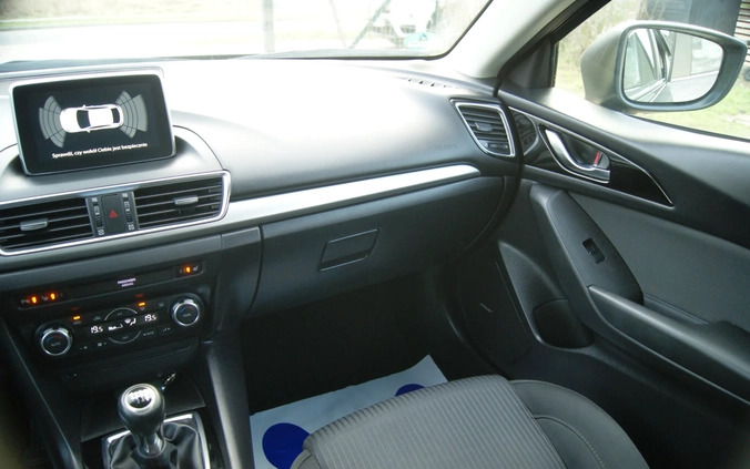 Mazda 3 cena 51900 przebieg: 105000, rok produkcji 2017 z Szczecin małe 781